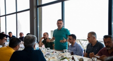 Başkan Yücel galerici esnafıyla buluştu