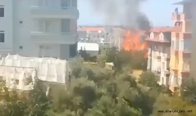 Alanya’da çıkan yangın paniğe neden oldu