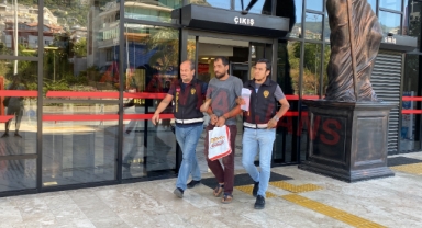 Alanya’da hırsızlık şüphelisi polisten kaçamadı