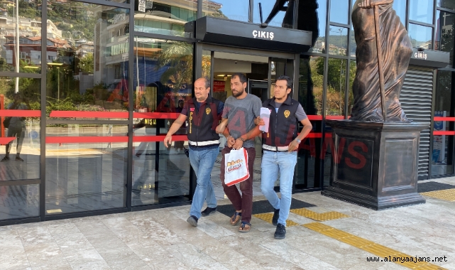 Alanya’da hırsızlık şüphelisi polisten kaçamadı