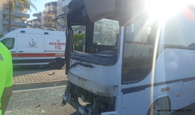 Alanya otel servisleri çarpıştı: 12 yaralı