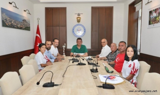 Avrupa Şampiyonu takımdan Ürkmezer'e ziyaret
