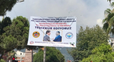 Taraftardan Başkan Yücel ve Bağışlar’a afişli teşekkür
