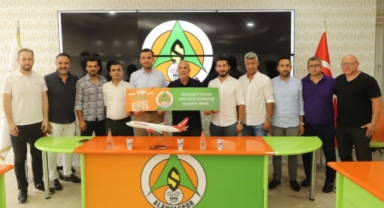 AK Parti’den Alanyaspor’a kombine desteği