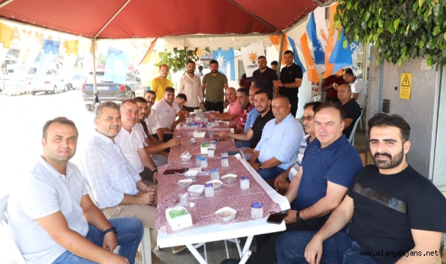 AK Parti Payallar’da vatandaşlara aşure dağıttı