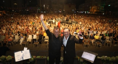 Alanya Belediyesi’nin Yaz Konseri'nde Ferhat Göçer rüzgarı esti