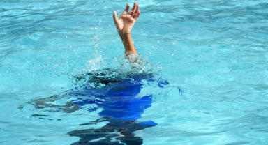 Alanya’da 80 yaşındaki turist havuzda can verdi