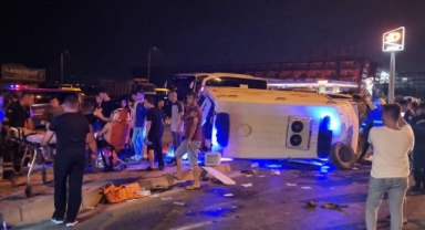 Alanya’da ambulans ile otomobil çarpıştı: 3 yaralı