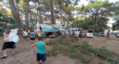 Alanya’da kırılan ağaç dalı karavananın üzerine düştü