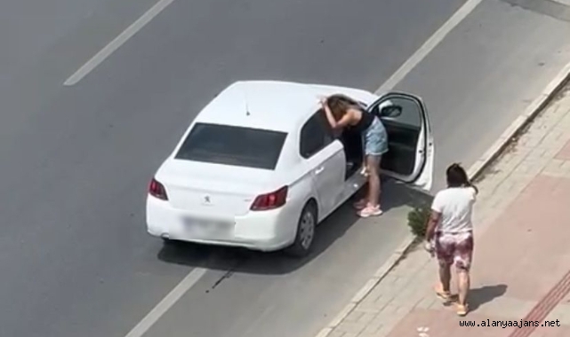 Alanya’da otostop yöntemiyle hırsızlık yapan kadınlar yakalandı