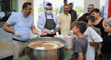 ALKÜ’de akademisyenler ve personeli aşure buluşturdu