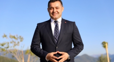 Başkan Yücel 30 Ağustos Zafer Bayramı'nı kutladı