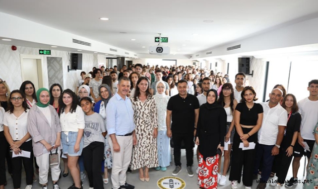 Başkan Yücel’den öğrencilere destek sözü