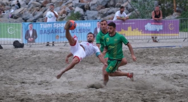 Kumda şampiyon Alanya Belediyespor