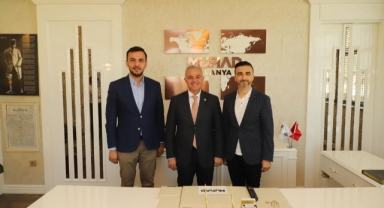 Ak Partili vekilden Alanya MÜSİAD'a ziyaret