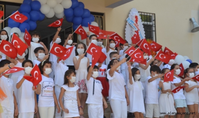 Alanya’da 62 bin öğrenci pazartesi ders başı yapacak