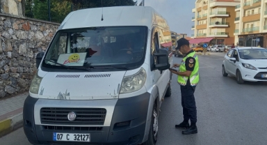 Alanya’da jandarmadan servis araçlarına denetim