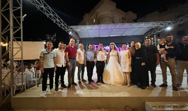 Alanya'da Muammer ve Buse'nin mutlu günü
