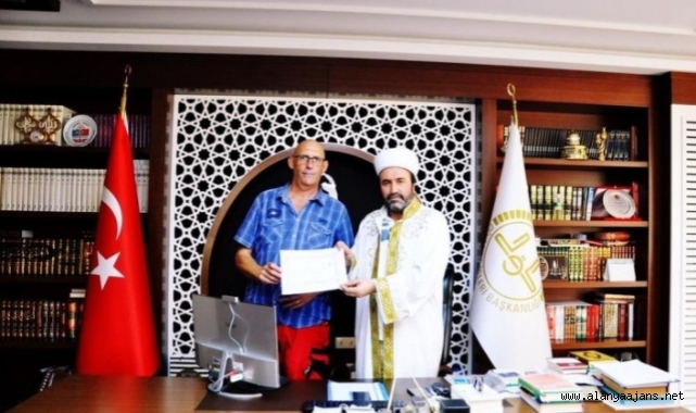 Alanya'ya tatil için geldi, Müslüman oldu