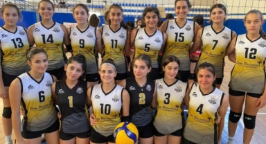 Alanyalı voleybolcular güzel bir başlangıç yaptı