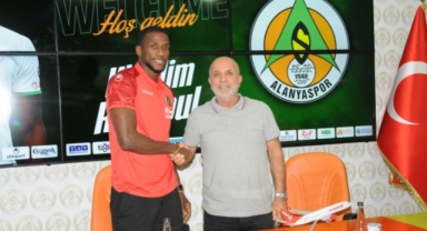 Alanyaspor Senegalli Rassoul’le 1 yıllığına anlaştı