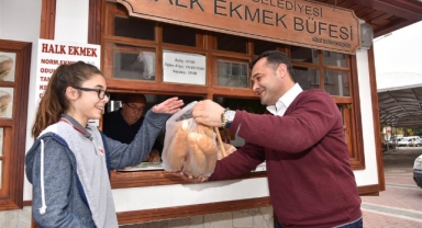 Başkan Yücel devreye girdi, ekmek tekrar 4 TL oldu