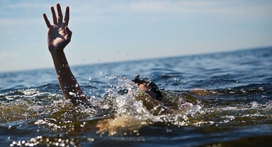 Alanya'da denizde boğulma tehlikesi geçiren kadın hastanede öldü