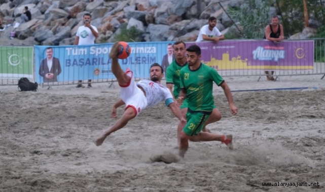 Alanya'da plaj futbolu heyecanı başlıyor