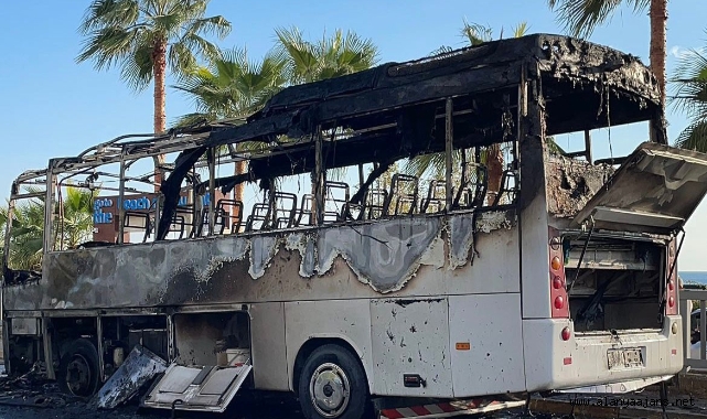 Alanya’da şehirlerarası otobüs alev alev yandı