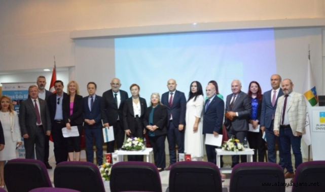 Alanya HEP Üniversitesi’nde ‘Kimseyi geride bırakma’ sloganıyla gıda paneli