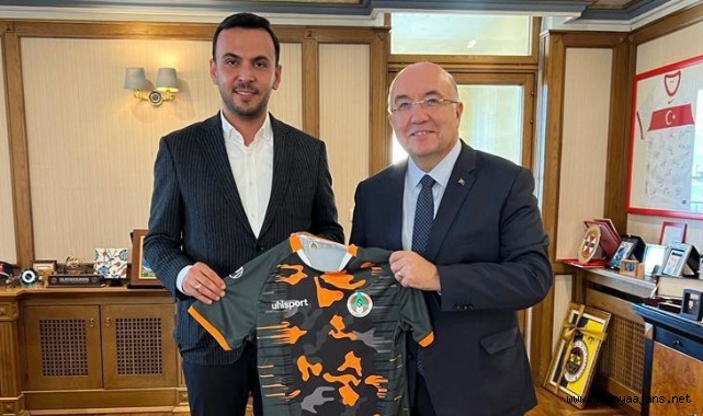 Başkan Toklu’dan Moskova Büyükelçisi Samsar’a forma jesti