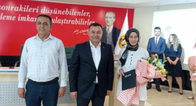 Başkan Yücel'den Sünbül'e plaket