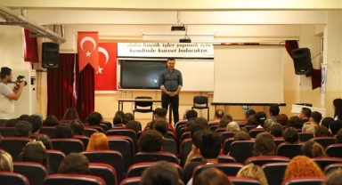 Başkan Yücel öğrencilerin sorularını yanıtladı