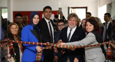 Alanya Belediyesi’nin 25 Kasım’a özel seminer ve sergisine yoğun ilgi