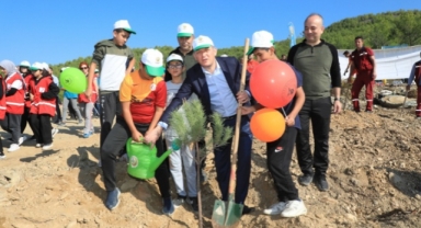 Alanya’da 3 bin 450 adet fidanı toprakla buluşturdular
