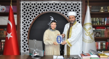 Alanya’da yerleşik yaşayan Yakutistanlı Müslüman oldu