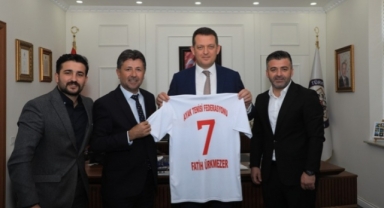 Ayak Tenisi Federasyonu’ndan Ürkmezer’e ziyaret