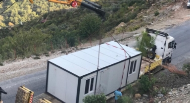 Başkan Yücel’den ihtiyaç sahibi yaşlı kadına konteyner ev