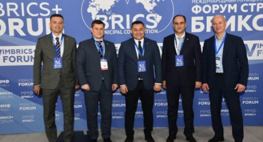 Başkan Yücel, Rusya’da ‘Uluslararası Belediyeler Forumu’na katıldı