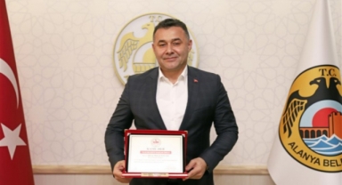 Başkan Yücel, yılın en başarılı başkanı seçildi