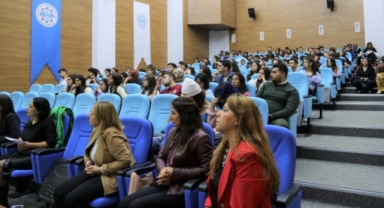 Alanya’da AIDS anlatıldı | ‘HIV öpüşme ile bulaşmıyor’