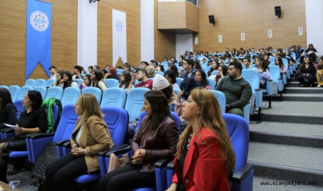 Alanya’da AIDS anlatıldı | ‘HIV öpüşme ile bulaşmıyor’