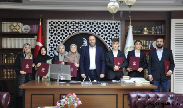 Alanya’da hafızlar belgelerine kavuştu