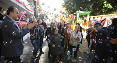 Alanya'da özel bireyler için düzenlenen yılbaşı etkinliği renkli anlara sahne oldu