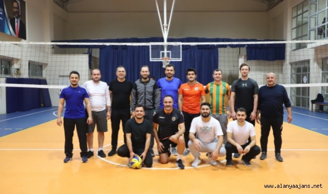 Toklu gençlerin isteğini kırmadı