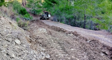 Alanya Belediyesi’nden kırsal yollarında yoğun mesai