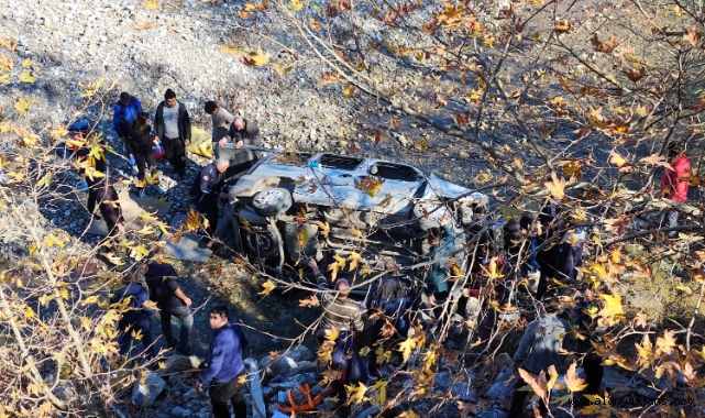 Alanya’da araç dereye uçtu: 2 yaralı