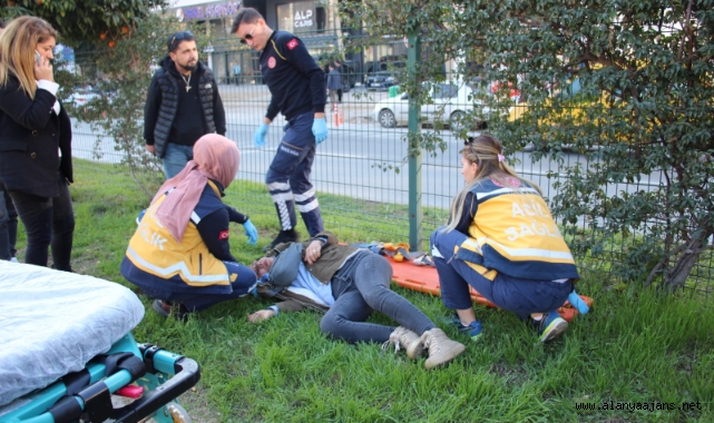 Alanya’da refüje çarpan motosiklet sürücüsü yaralandı
