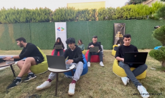 ALKÜ öğrencilerinden “Gecekodu” etkinliği