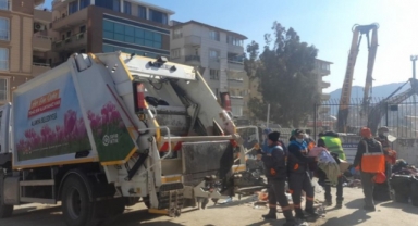 Alanya Belediyesi temizlik ekibi deprem bölgesinde